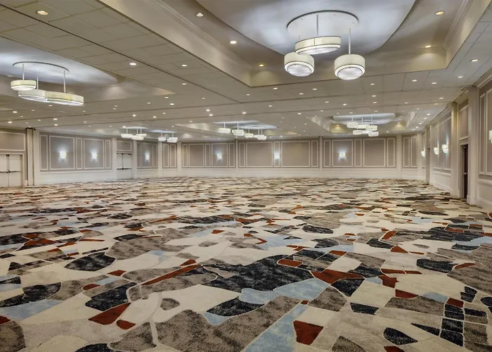 Hotels with pool Hilton Albany